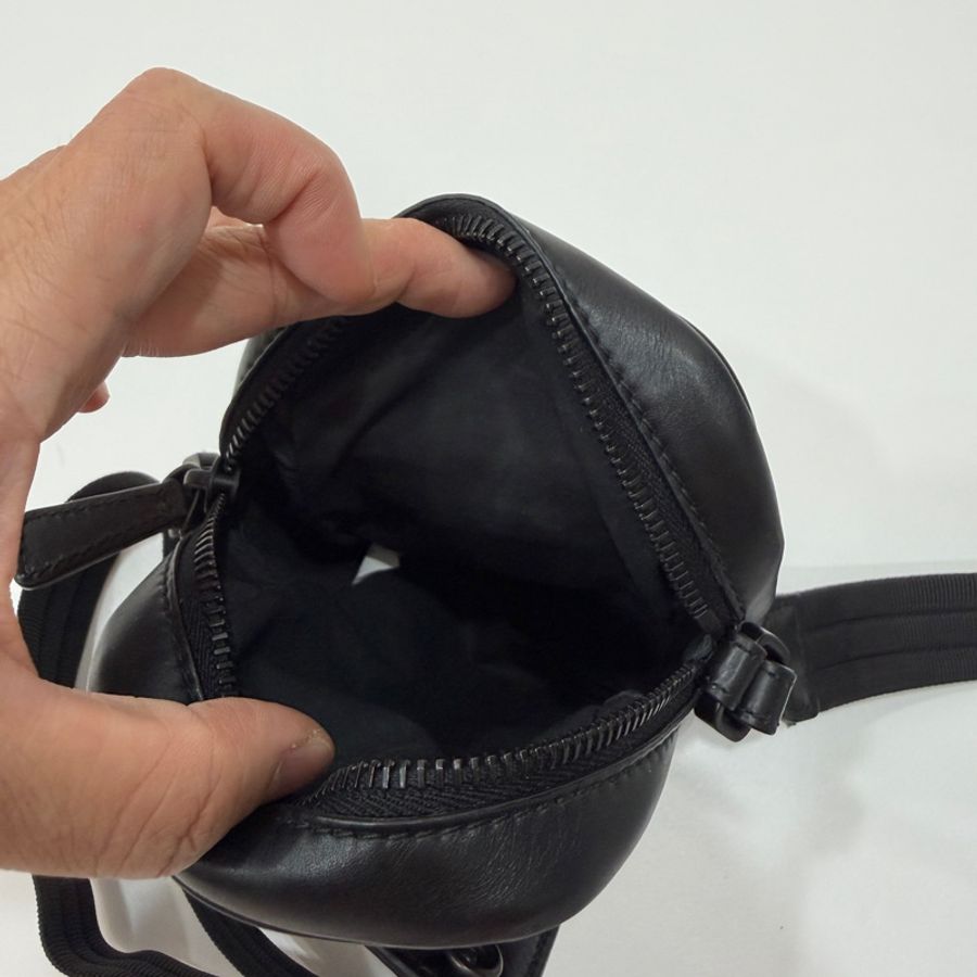 Bottega Veneta BV 黑色 手機袋 手機包 相機包 斜背包 肩背包 側背包 小廢包 腰包 胸包 胸口包-22