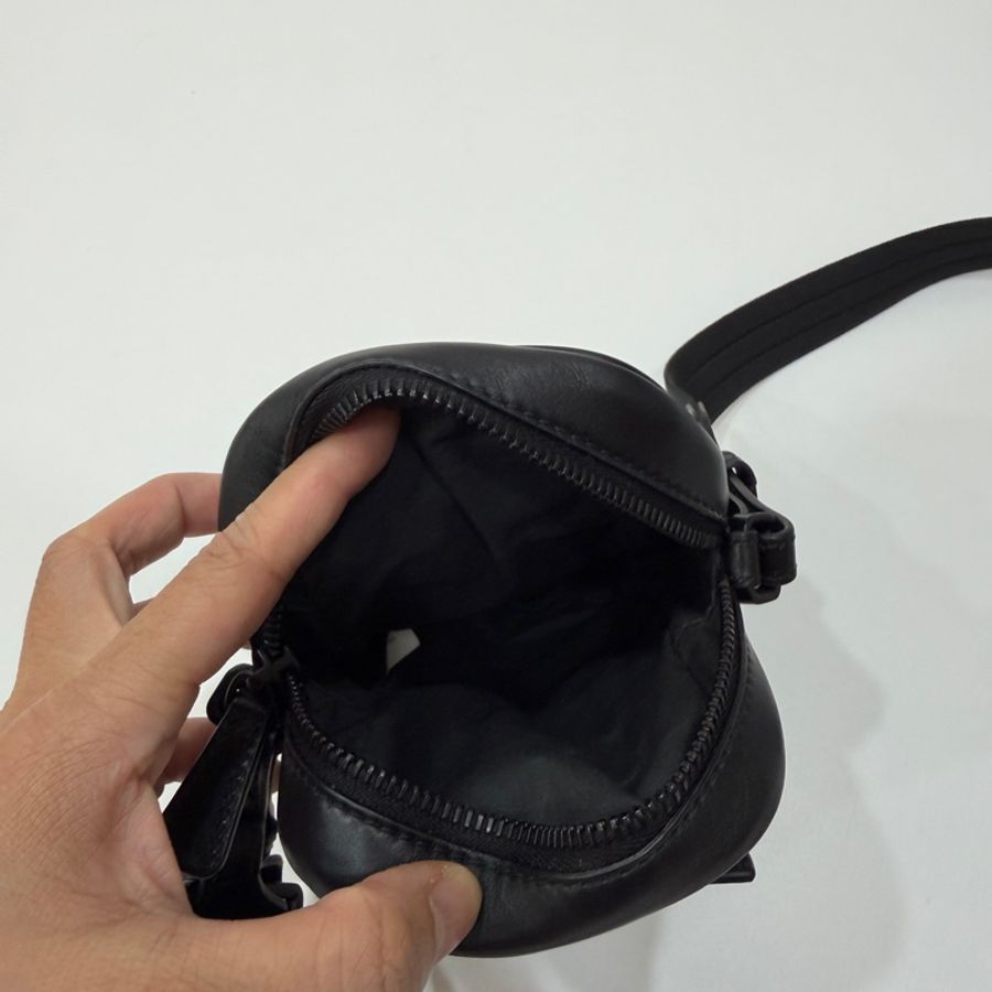 Bottega Veneta BV 黑色 手機袋 手機包 相機包 斜背包 肩背包 側背包 小廢包 腰包 胸包 胸口包-23