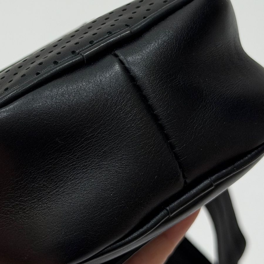 Bottega Veneta BV 黑色 手機袋 手機包 相機包 斜背包 肩背包 側背包 小廢包 腰包 胸包 胸口包-26