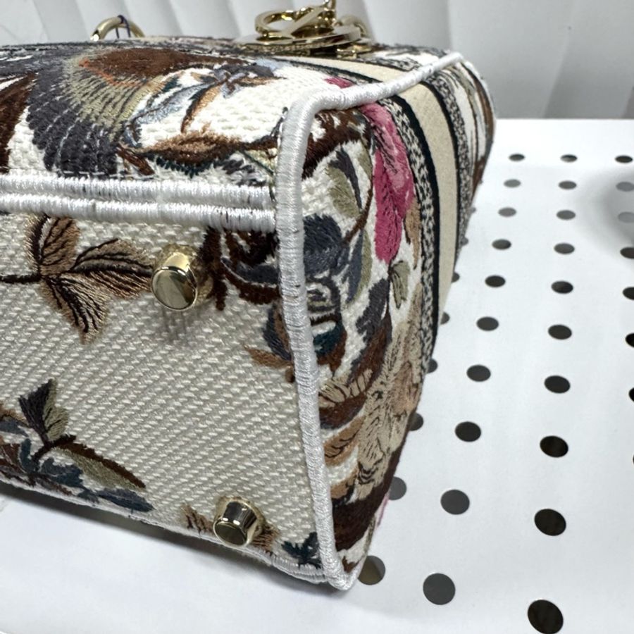 Christian Dior 迪奧戴妃D-lite Lady限定刺繡冬日花園中號-7