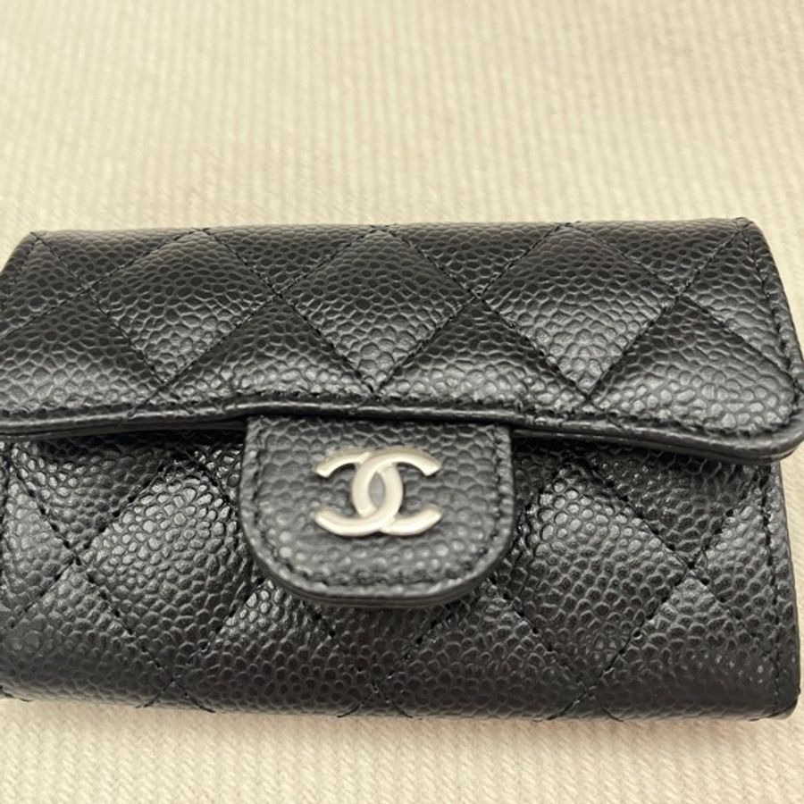 ［已售出］Chanel 香奈兒 經典 荔枝牛皮 魚子醬 單層 卡包 黑銀 AP0214-0