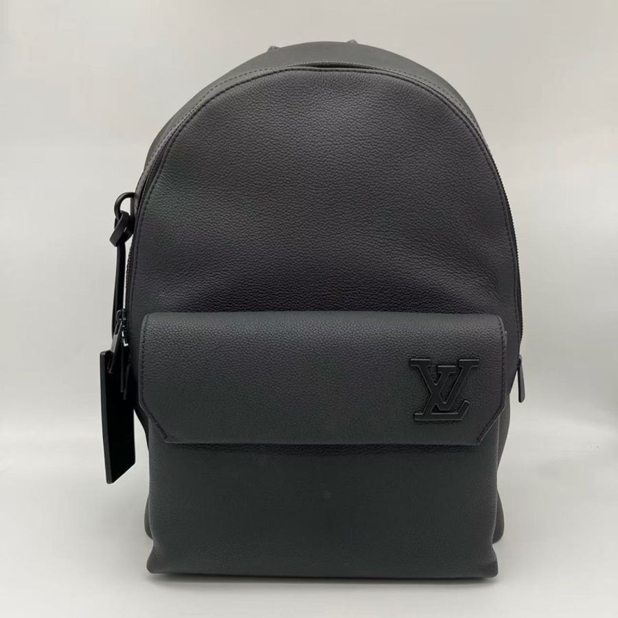 「JL精品代購」Lv全黑粒面小牛皮亞光金屬雙肩包-0