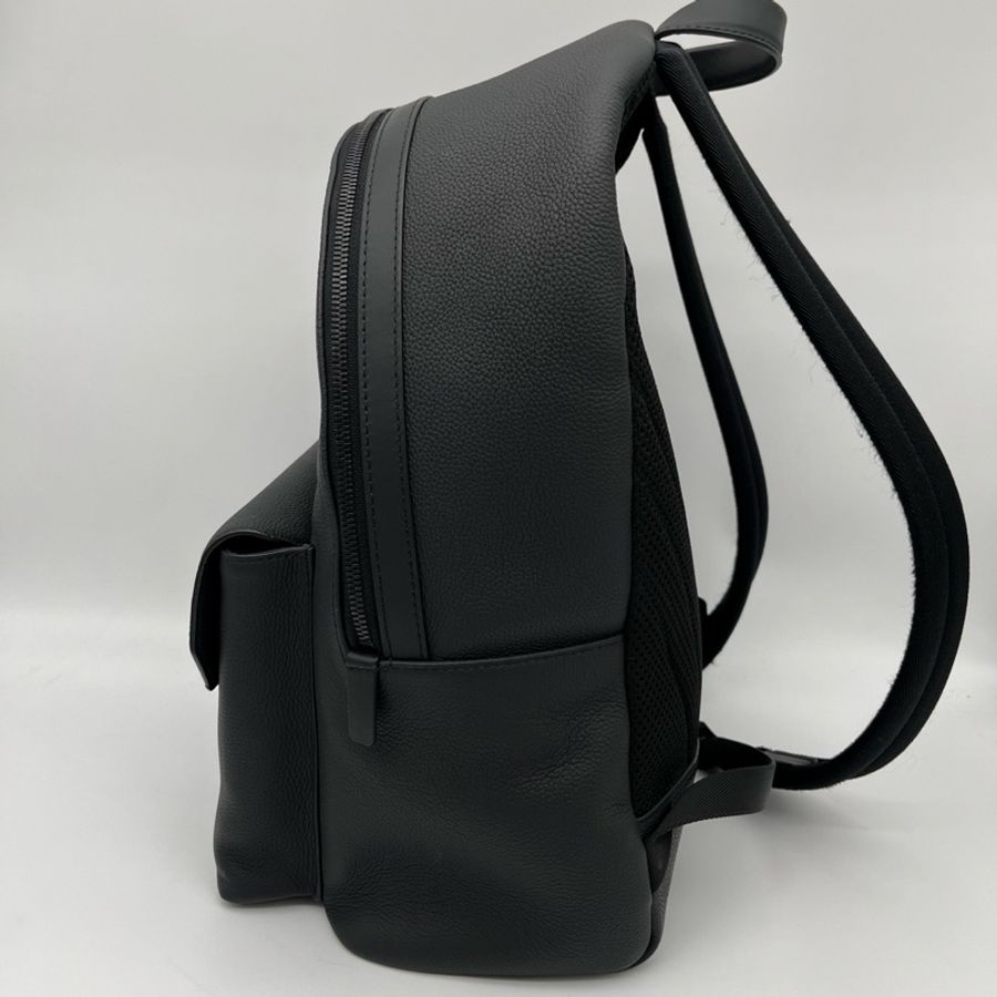 「JL精品代購」Lv全黑粒面小牛皮亞光金屬雙肩包-4