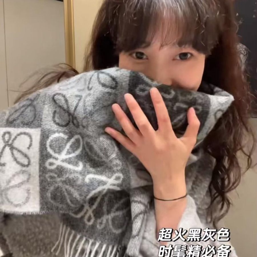 LOEWE 經典款 棋盤格圍巾 黑灰色-6