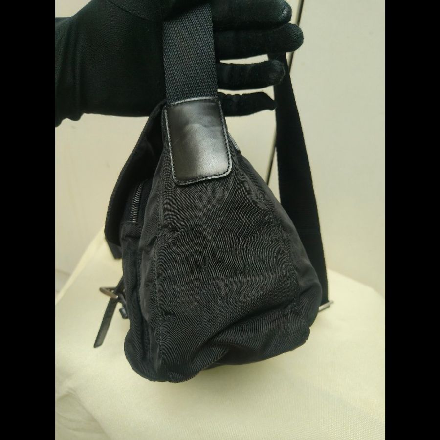 ‼️年中慶降價‼️創新低價只到6/21🎁(原16800)㊣✨PRADA✨普拉達 黑色 輕量 帆布 皮革 單釦 掀蓋式 郵差包 肩背包 斜背包 /二手包/二手精品/保證正品🌳二手樹屋🌳-2