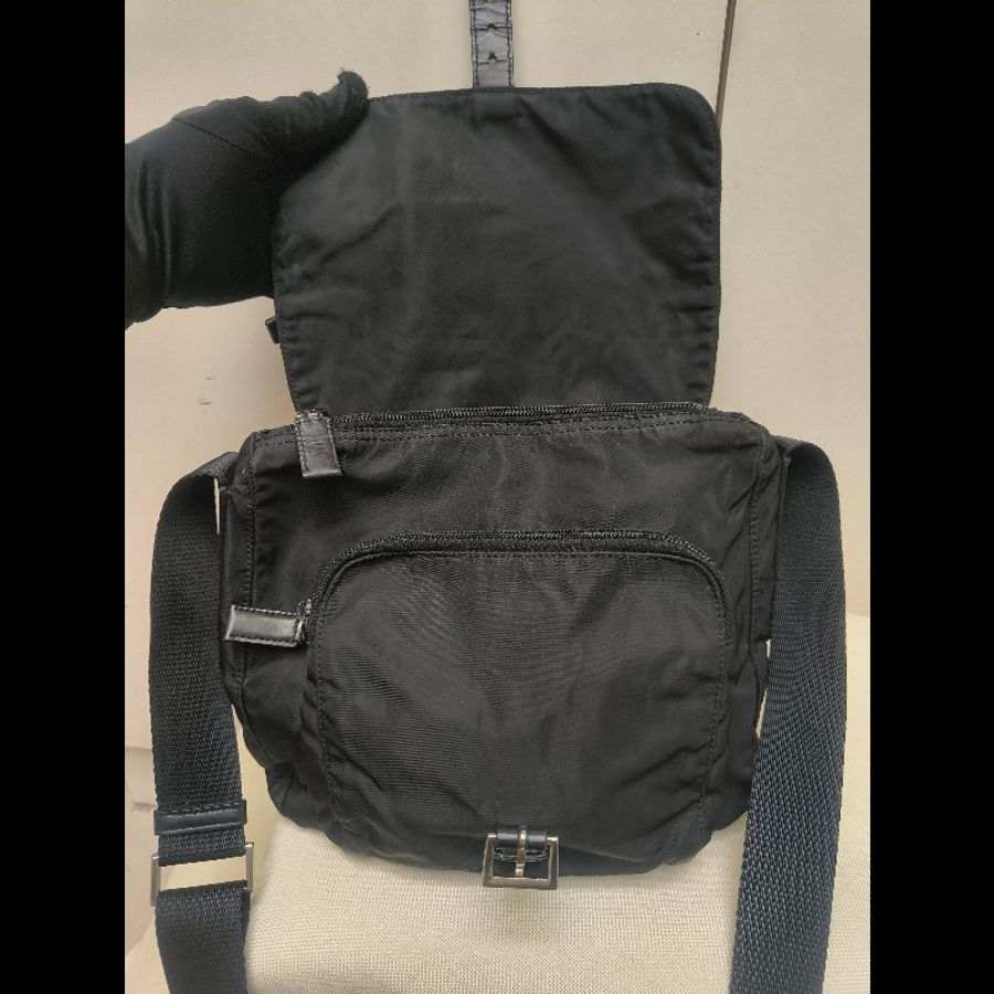‼️年中慶降價‼️創新低價只到6/21🎁(原16800)㊣✨PRADA✨普拉達 黑色 輕量 帆布 皮革 單釦 掀蓋式 郵差包 肩背包 斜背包 /二手包/二手精品/保證正品🌳二手樹屋🌳-33
