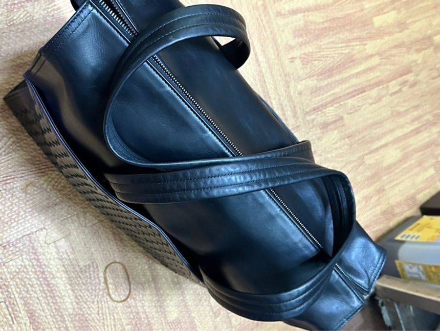 Bottega Veneta BV黑色旅行袋-1