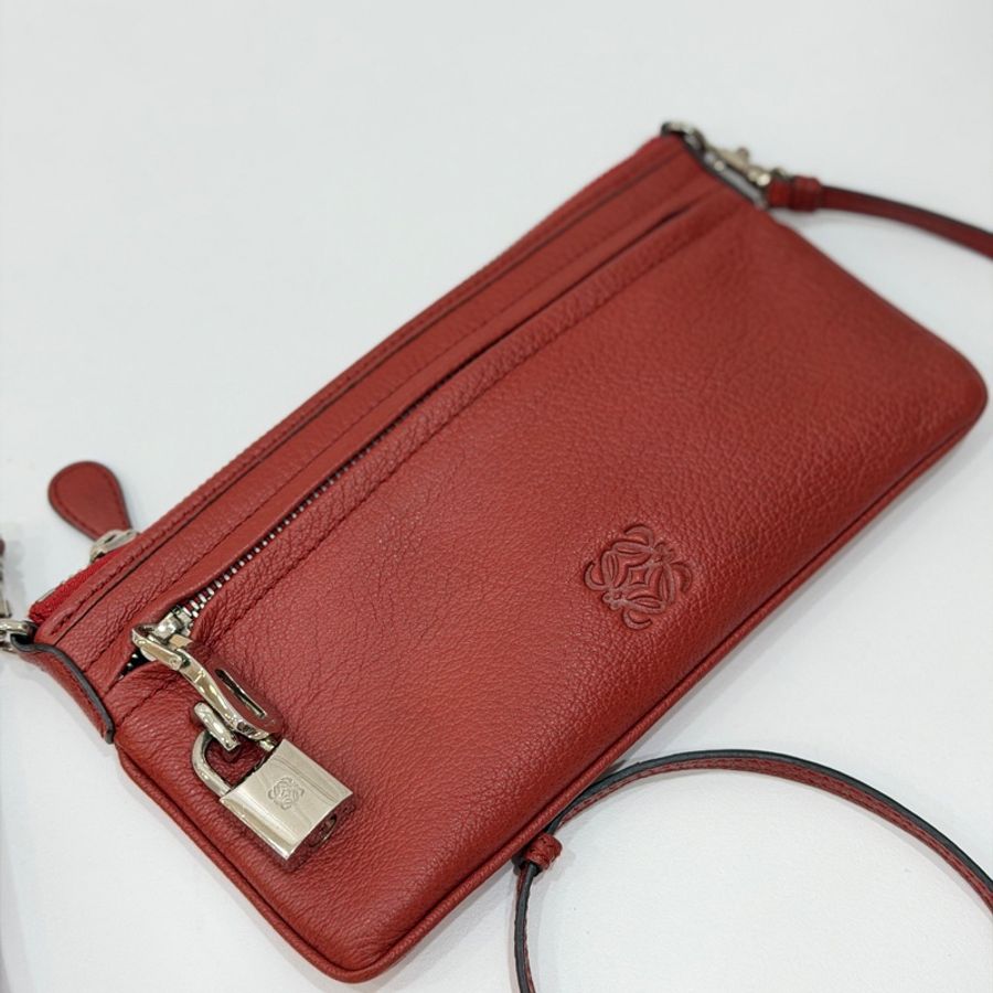 LOEWE Anagram 迷你 紅色 鎖頭 牛皮 斜背包 側背包 肩背包 側背包 長夾 皮夾 錢包 手拿包 晚宴包-5