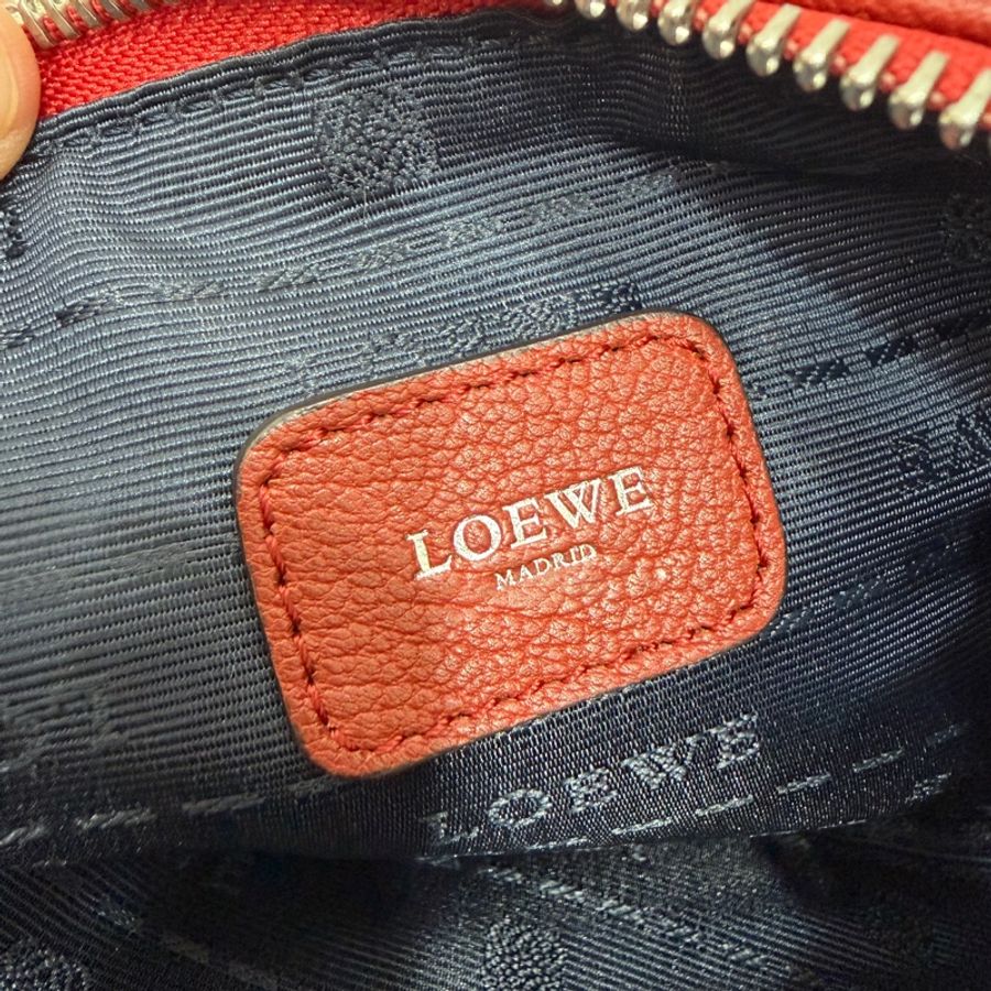 LOEWE Anagram 迷你 紅色 鎖頭 牛皮 斜背包 側背包 肩背包 側背包 長夾 皮夾 錢包 手拿包 晚宴包-8