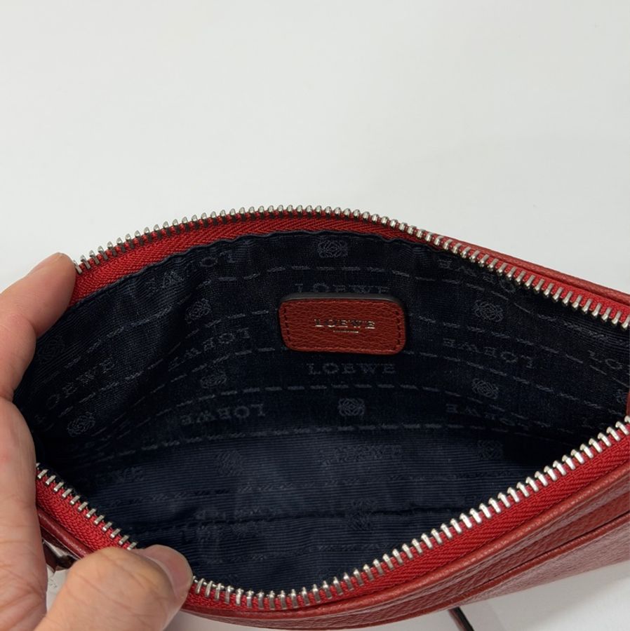 LOEWE Anagram 迷你 紅色 鎖頭 牛皮 斜背包 側背包 肩背包 側背包 長夾 皮夾 錢包 手拿包 晚宴包-9