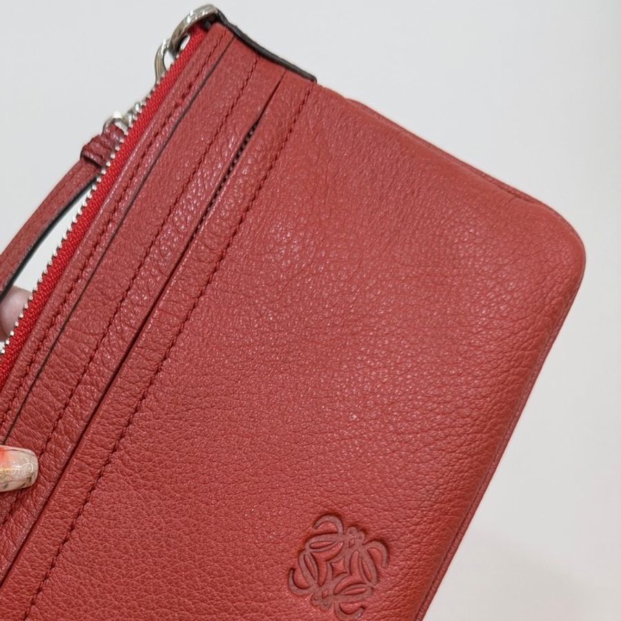 LOEWE Anagram 迷你 紅色 鎖頭 牛皮 斜背包 側背包 肩背包 側背包 長夾 皮夾 錢包 手拿包 晚宴包-12