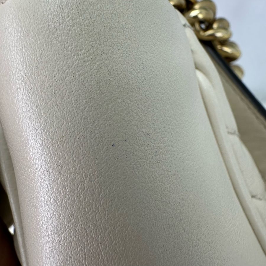 GUCCI 白色金扣Marmont 26cm 單肩斜肩包-11