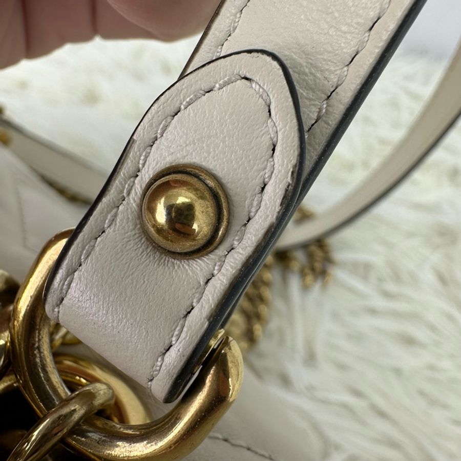 GUCCI 白色金扣Marmont 26cm 單肩斜肩包-13