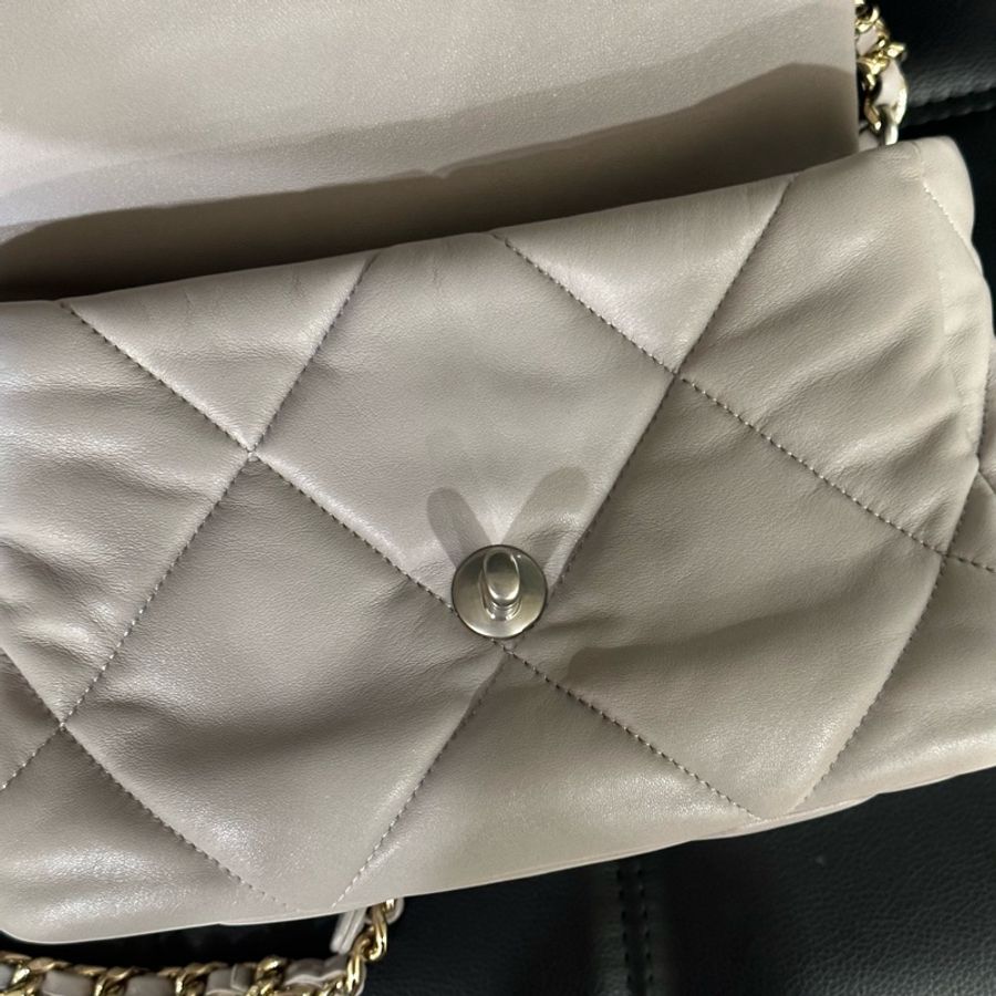 全新全配芯片款🌟#chanel #淺灰色 #銀扣 #19bag #小號-13