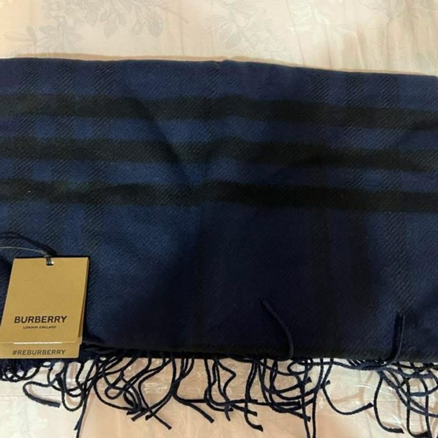 Burberry寬版經典格紋圍巾-藍-4