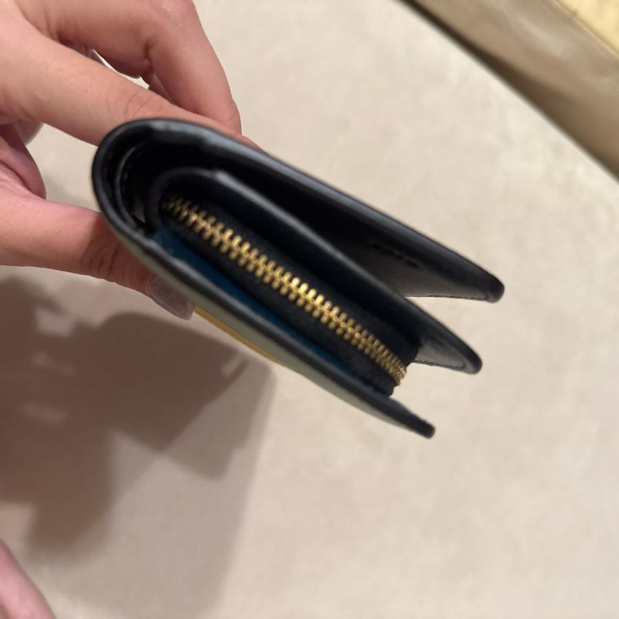 MARC JACOBS The Leather Top Zip Multi Wallet-8