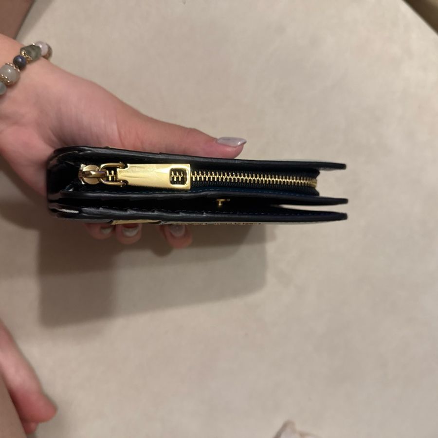 MARC JACOBS The Leather Top Zip Multi Wallet-10