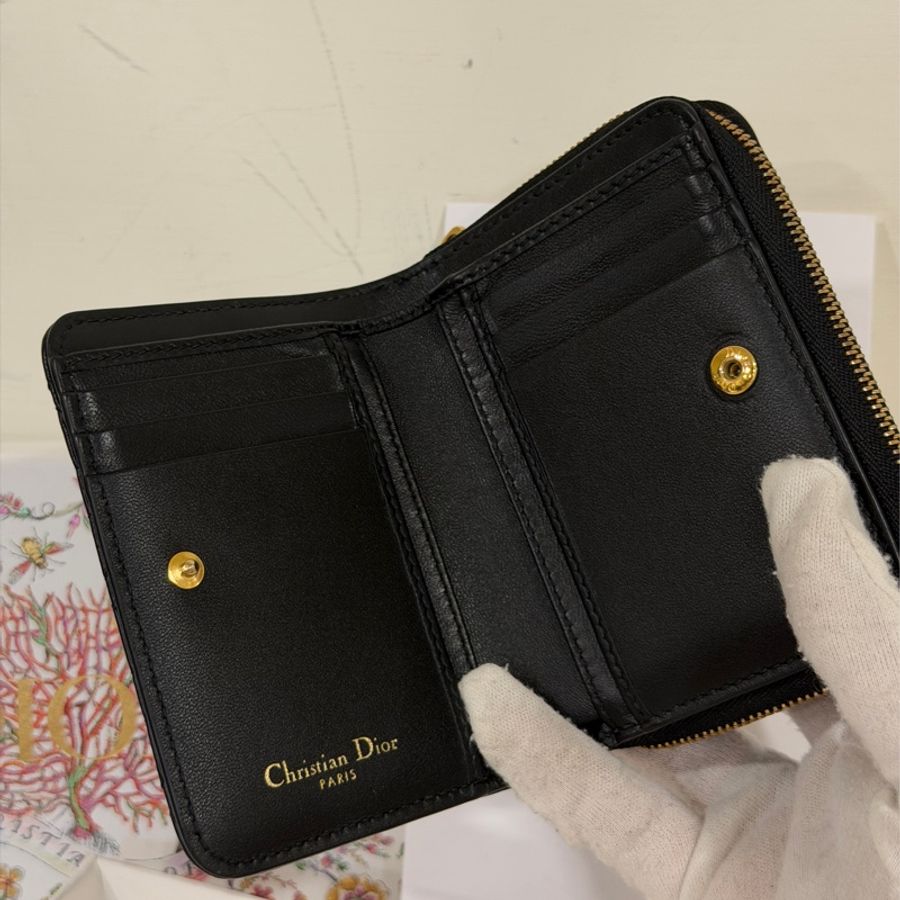 #大全配🈶台北101購證 Dior Caro黑金拉鍊短夾 芯片款 超級甜🔥-10