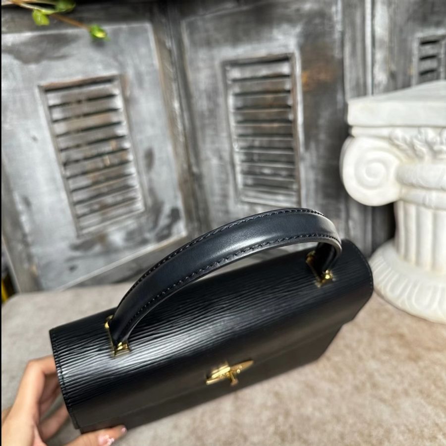 Louis Vuitton • 經典Epi水波紋 Kelly包-6