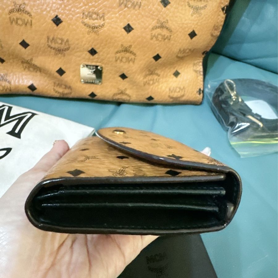 二手MCM 真皮手提肩背斜背包(贈送MCM皮夾)-11