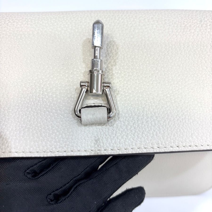 GUCCI牛皮白色插釦下蓋側背包362971-27