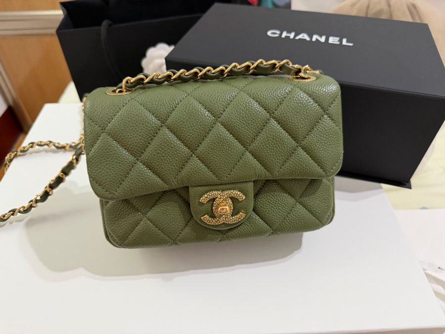 Chanel 小型綠色方包-0
