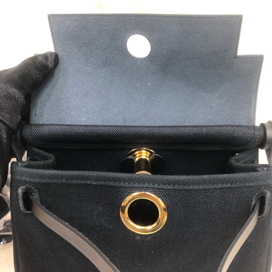 Hermes 黑色金扣Mini Herbag XB889-9