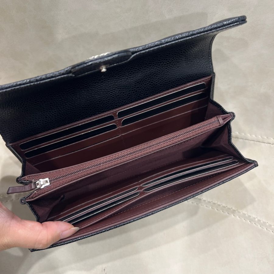 Chanel黑荔枝銀釦下蓋長夾-5