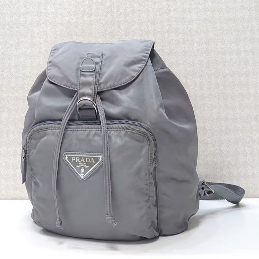 【LA LUNE】絕版古董品 Prada 銀灰色銀標雙肩包 後背包 背囊 中古包 二手包-1