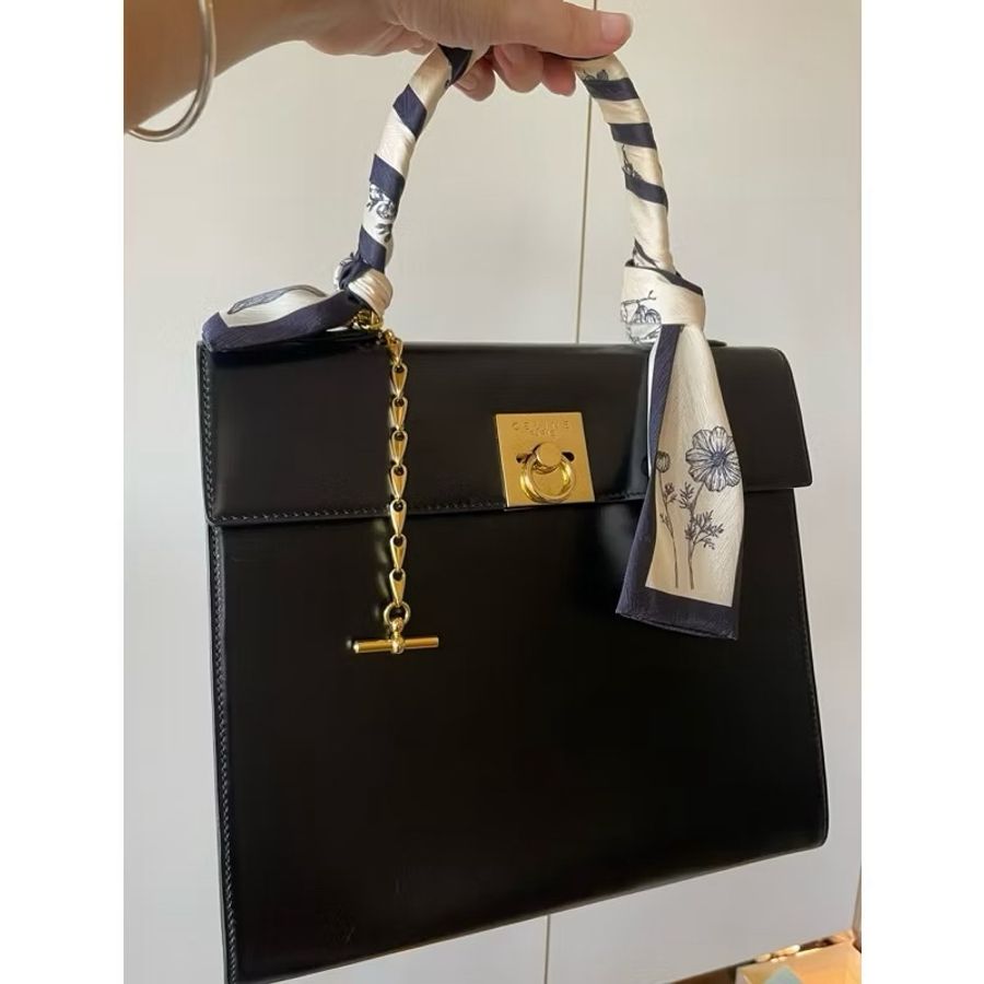 old Celine Kelly Toggle clasp chain handbag Vintage 稀有絕版黑金練凱莉經典手提包-2
