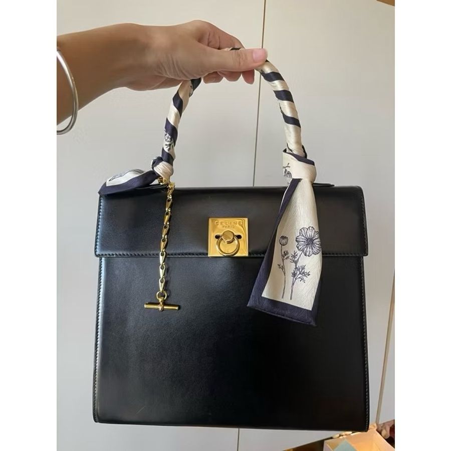 old Celine Kelly Toggle clasp chain handbag Vintage 稀有絕版黑金練凱莉經典手提包-5