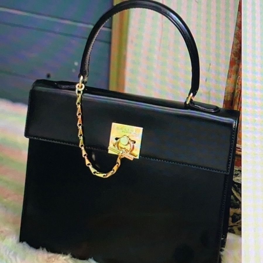 old Celine Kelly Toggle clasp chain handbag Vintage 稀有絕版黑金練凱莉經典手提包-8