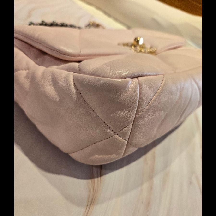 Chanel 19 口蓋包櫻花粉淺粉色26cm晶片款-5