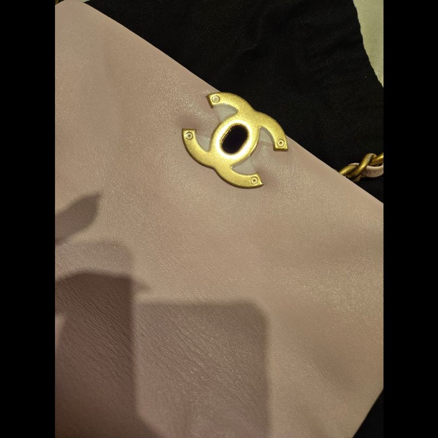Chanel 19 口蓋包櫻花粉淺粉色26cm晶片款-10