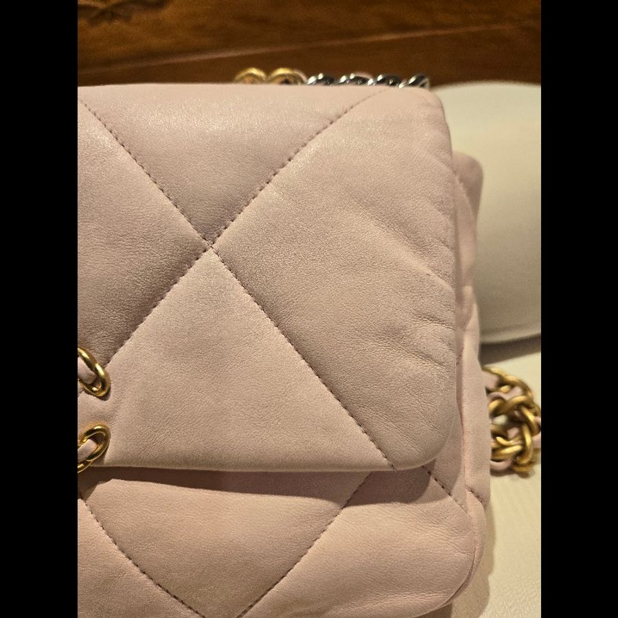 Chanel 19 口蓋包櫻花粉淺粉色26cm晶片款-11