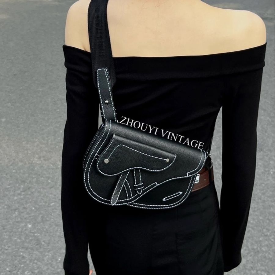 99新🆕男女通用款😍Dior Saddle Pouch黑色全皮外縫線翻蓋馬鞍包-11