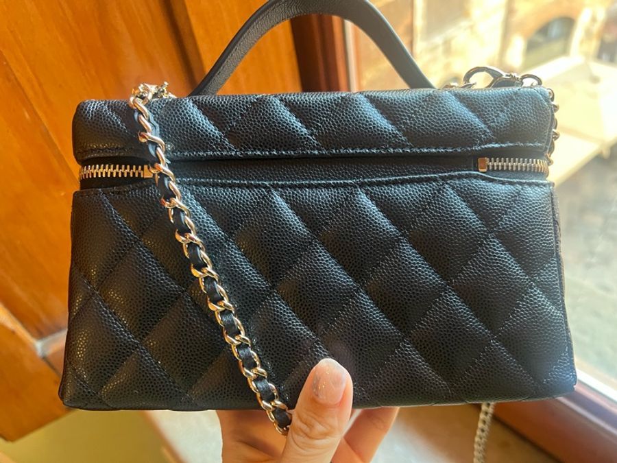 「全新」晶片款 Chanel最火熱LP黑色荔枝牛皮可斜背可手拿-5