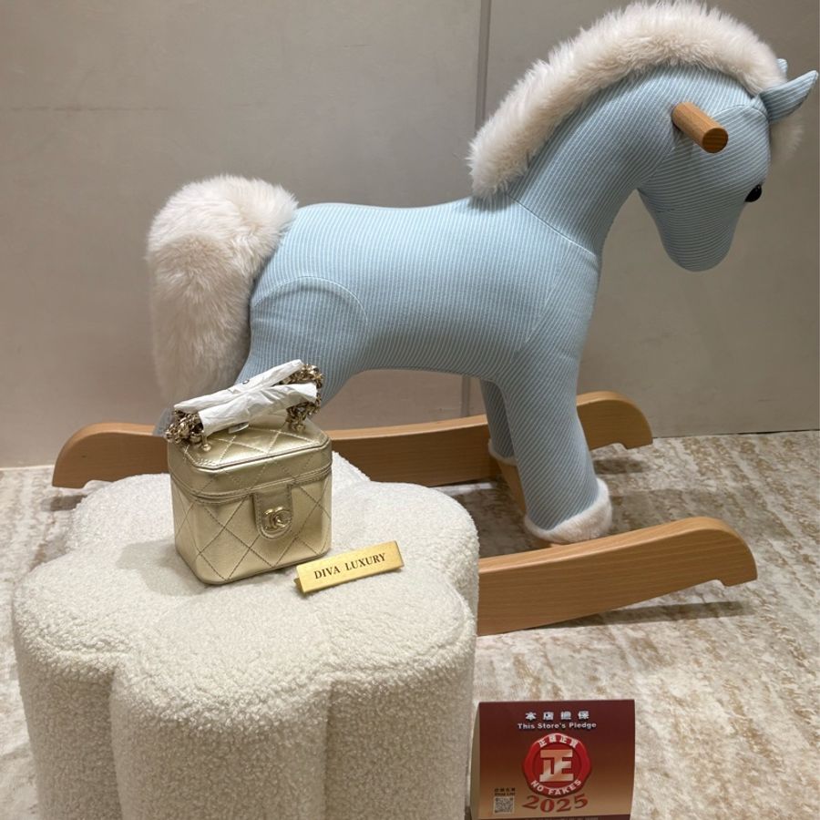 Chanel Mini Vanity Case 鏈條迷你化妝包 全新-0