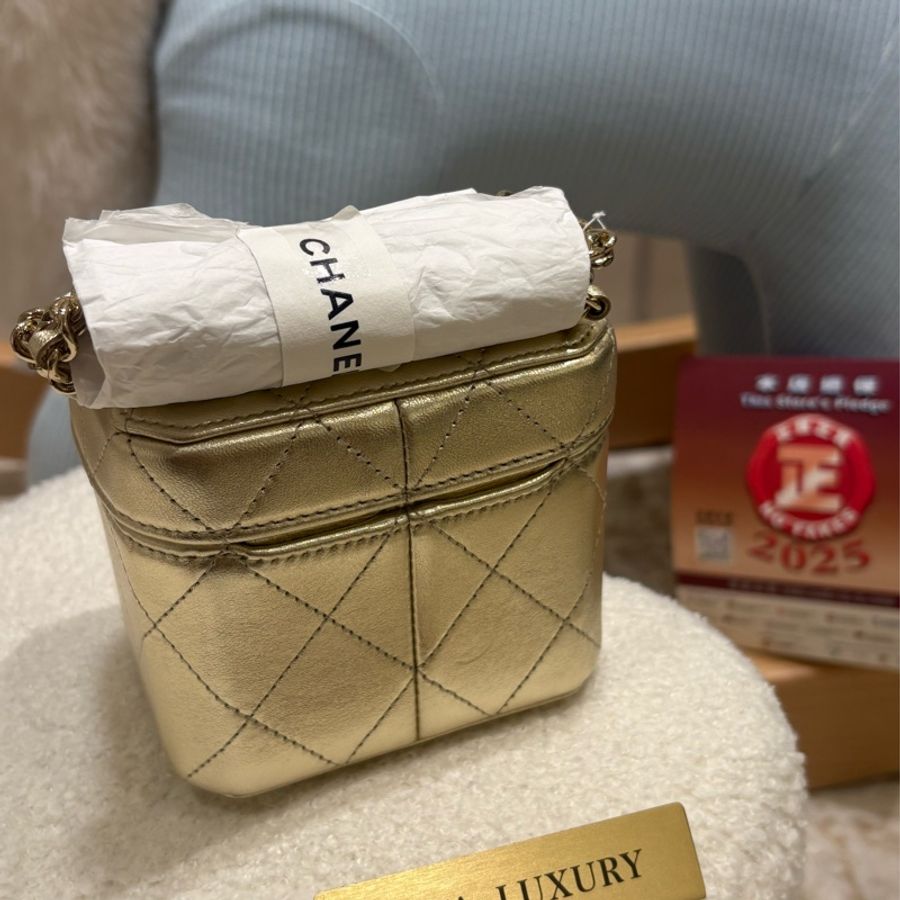 Chanel Mini Vanity Case 鏈條迷你化妝包 全新-2