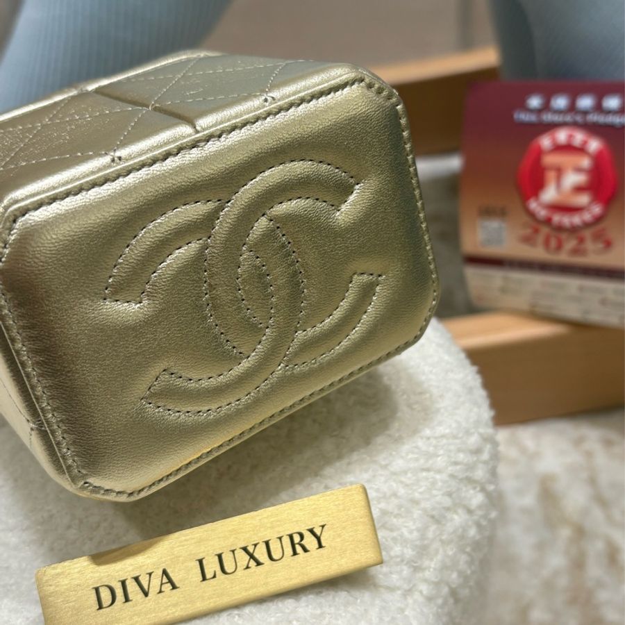 Chanel Mini Vanity Case 鏈條迷你化妝包 全新-3