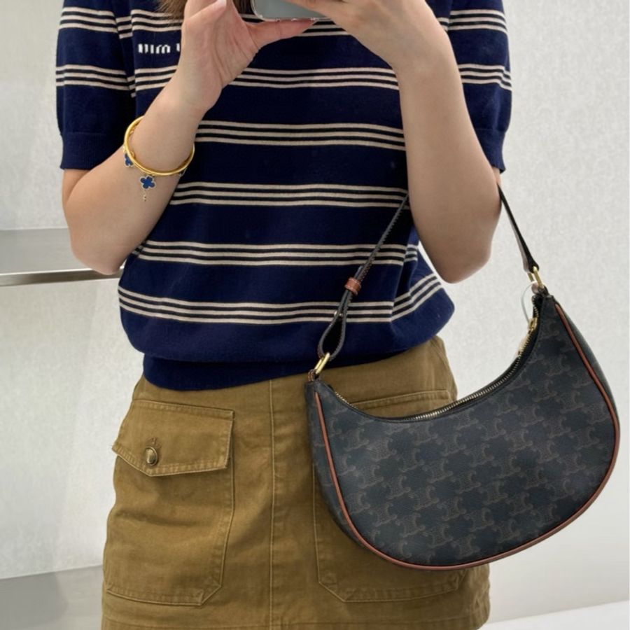 Celine Ava 腕豆包-5