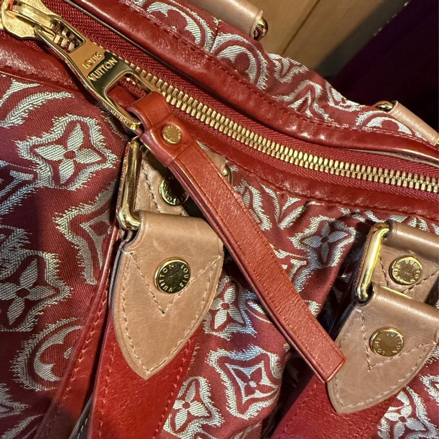 售 !二手正品少用狀態佳! Pre-Fall 2010 Aviator Bags-15