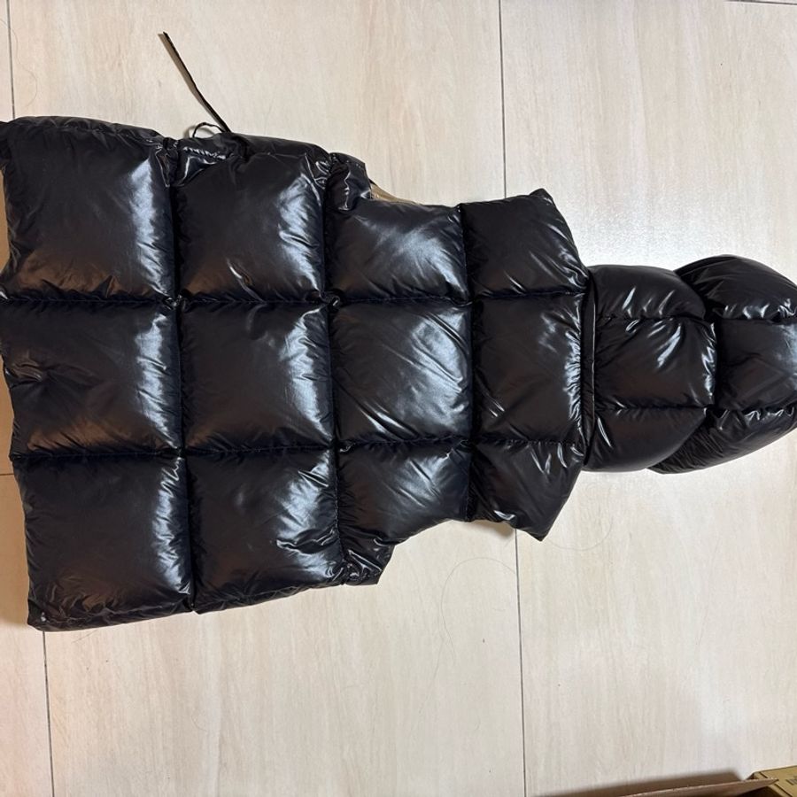 Moncler luzule連帽羽絨背心 尺寸2 黑色內𥚃棕色-4