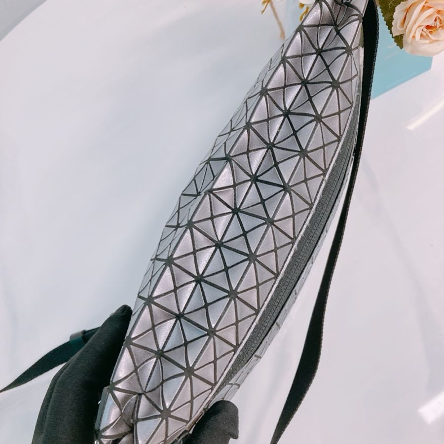 MS0373 BAO BAO ISSEY MIYAKE 經典格仔紋肩帶包包SHOULDER BAG PVC-7