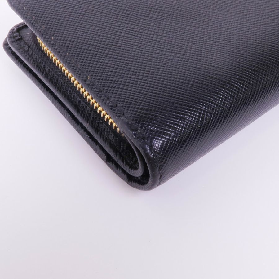 PRADA Saffiano皮革Wallet金扣錢包-7