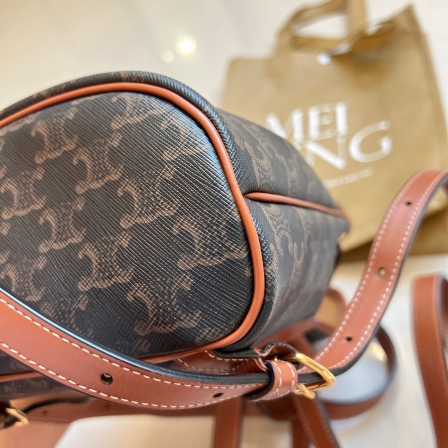 Celine 賽琳 Triomphe 凱旋門系列 FOLCO後背包 Celine 賽琳 Triomphe 凱旋門系列 FOLCO標志印花老花满印翻蓋帆布拼牛革書包背包双肩包 Mini-6