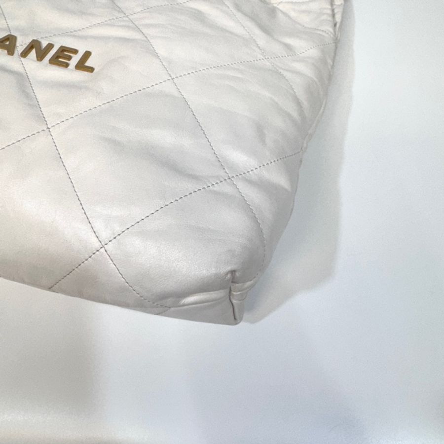 爆款香奈兒Chanel白色油蠟小牛皮金釦中號22Bag AS3261-15