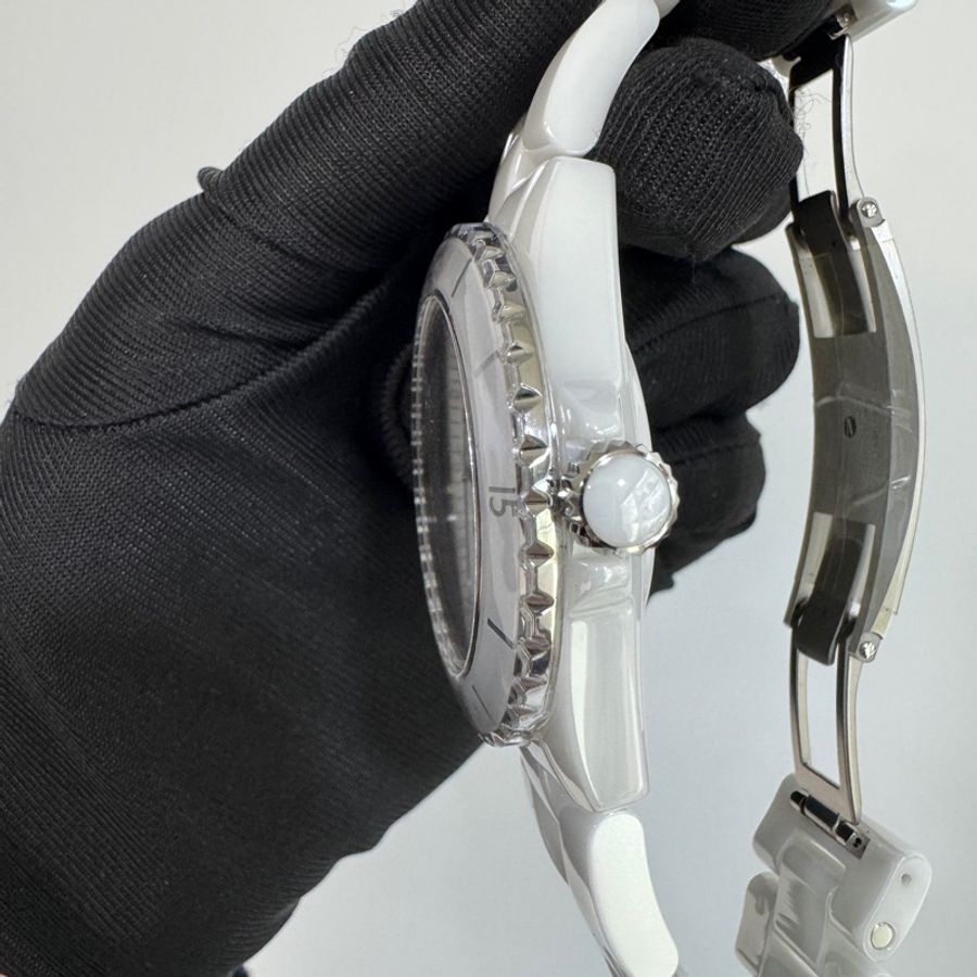 香奈兒J12CHANEL白陶瓷12點鑽CALIBER 38MM J12機芯腕錶H5705-10