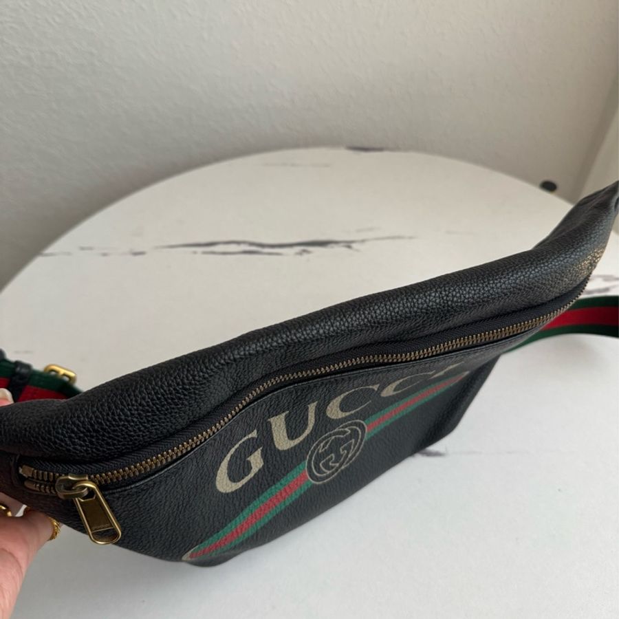 Gucci黑皮革紅綠織帶胸口包 割愛賣!-1