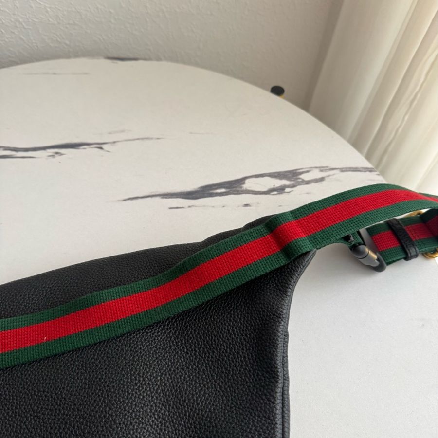 Gucci黑皮革紅綠織帶胸口包 割愛賣!-8